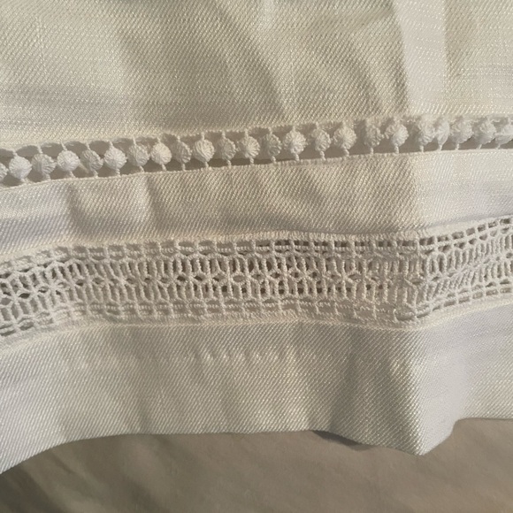 🤩White House Black Market Linen Shorts🌼 - Picture 3 of 5